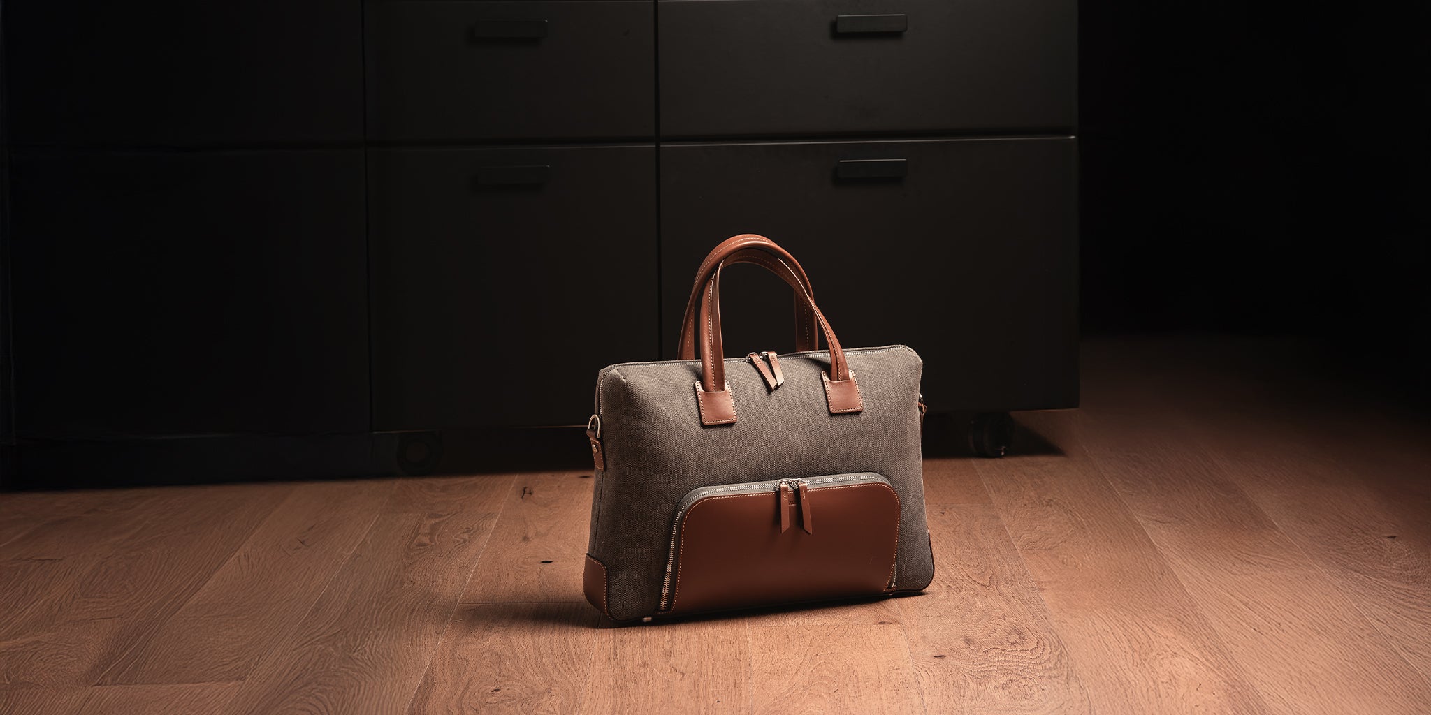 Porte documents en toile et cuir de la marque lundi
