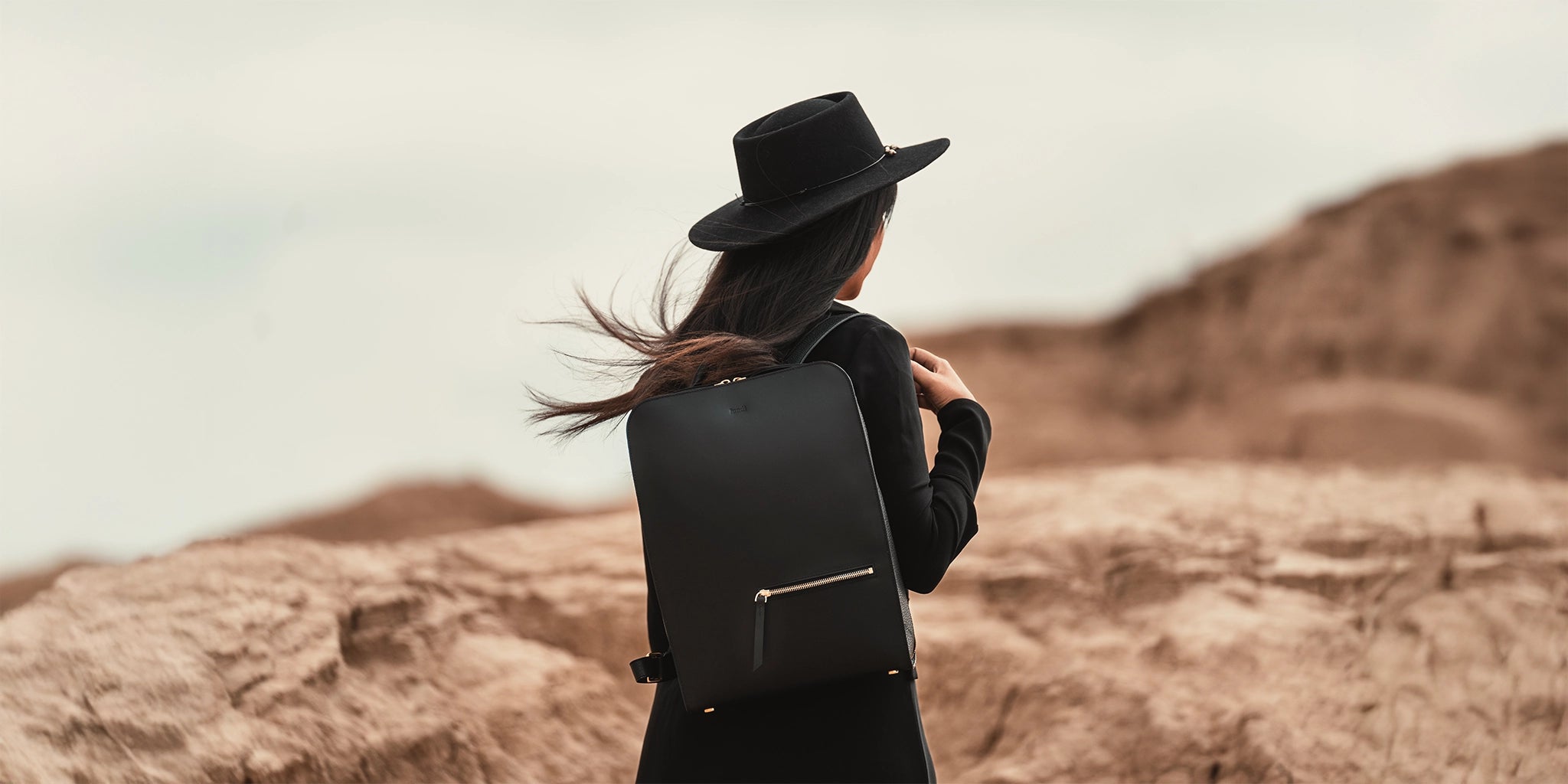 sac à dos ordinateur femme en cuir au styler élégant et minimaliste